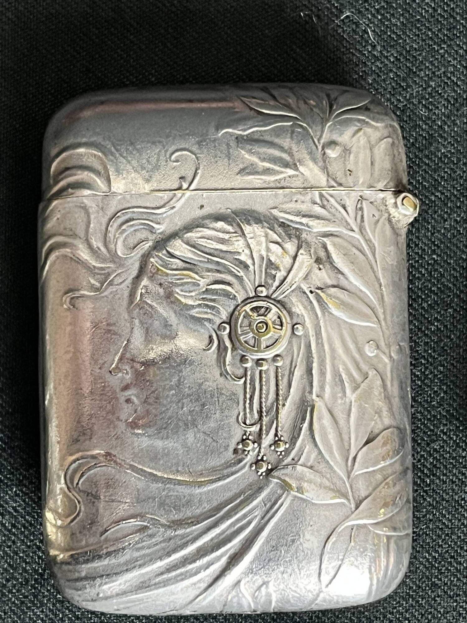 Art nouveau, objets de fumeur métal argenté écrin vers 1900