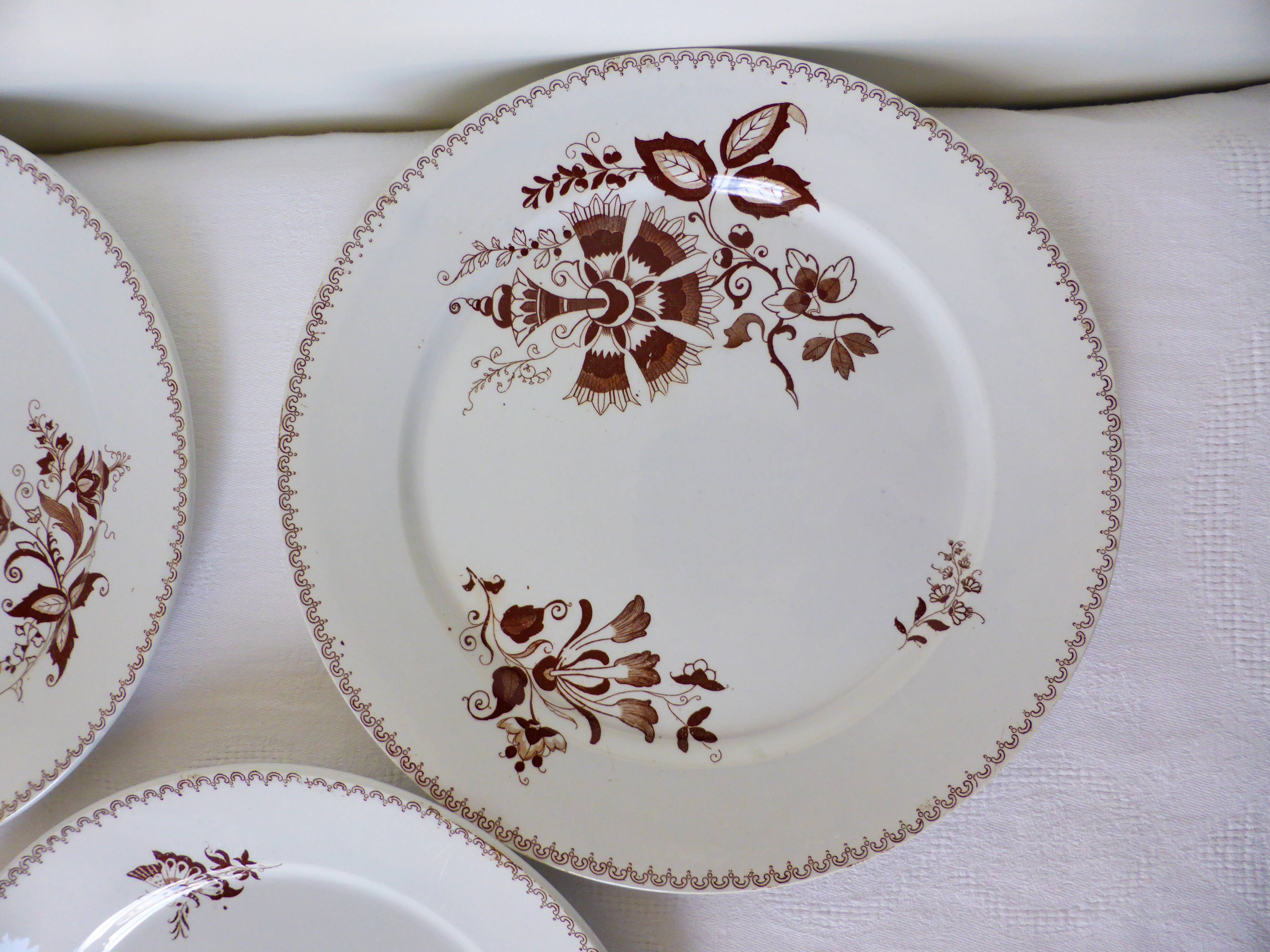 4 flat plates from Sarreguemines, Danish model 210401.