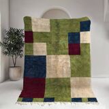 Handwoven Berber rug in pure wool, size 150 x 250 cm