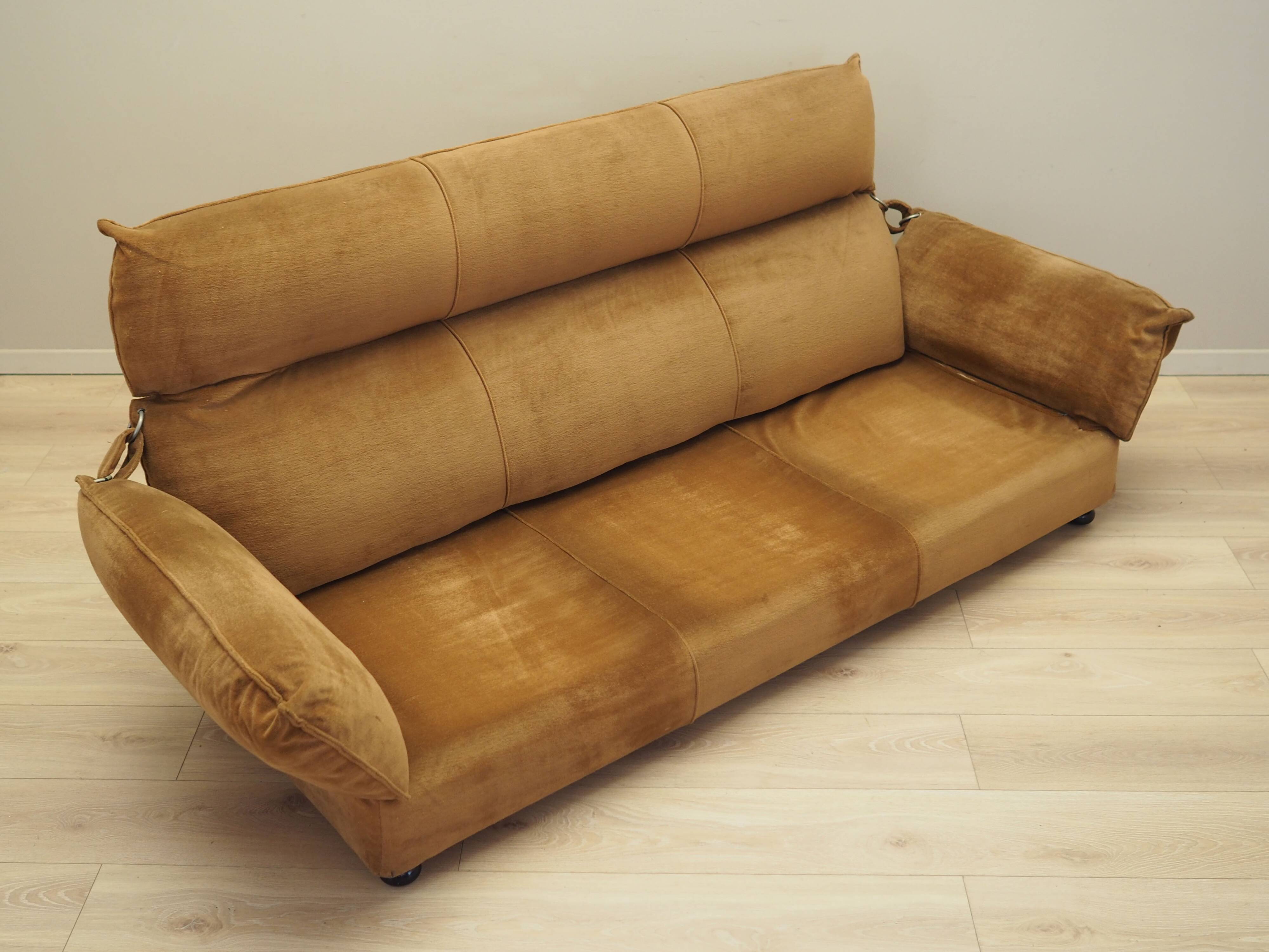Brown velvet sofa, Italian design, 1970s, manufacturer: Dall'Oca