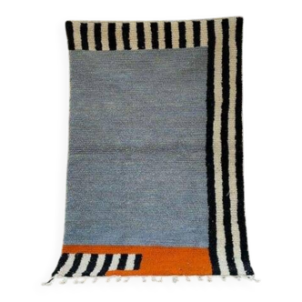Traditional handwoven Berber rug size 150 x 250 cm