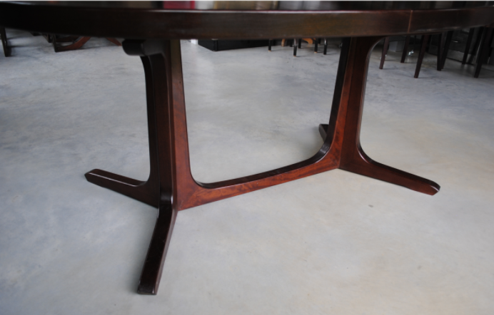 Table ovale Baumann