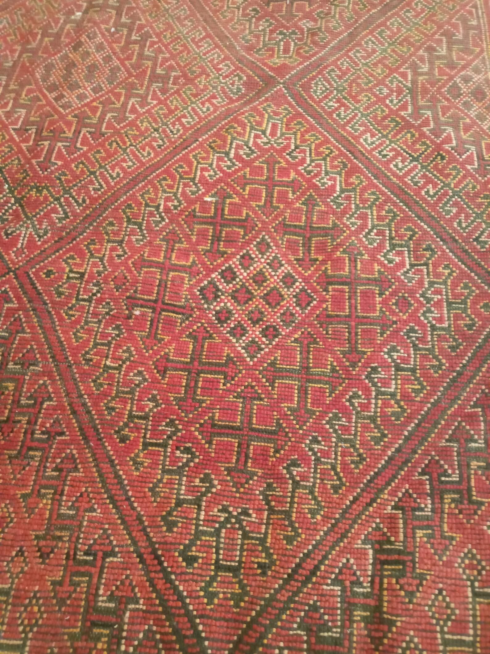 Vintage moroccan carpet 203x304 cm