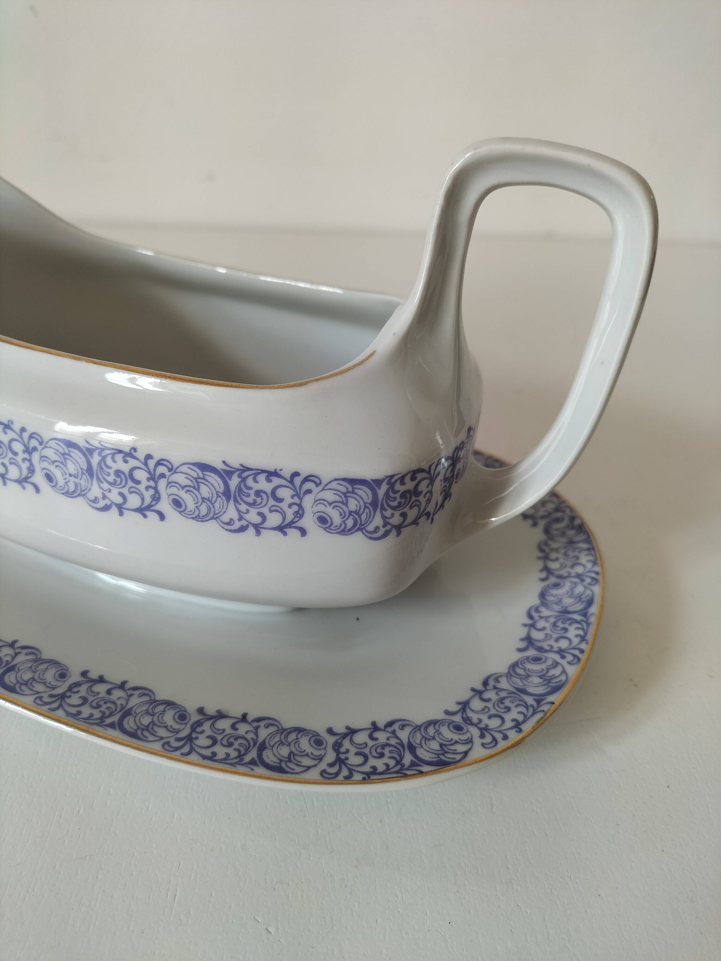 Bavaria H.J.Co porcelain sauce boat purple 1920–30