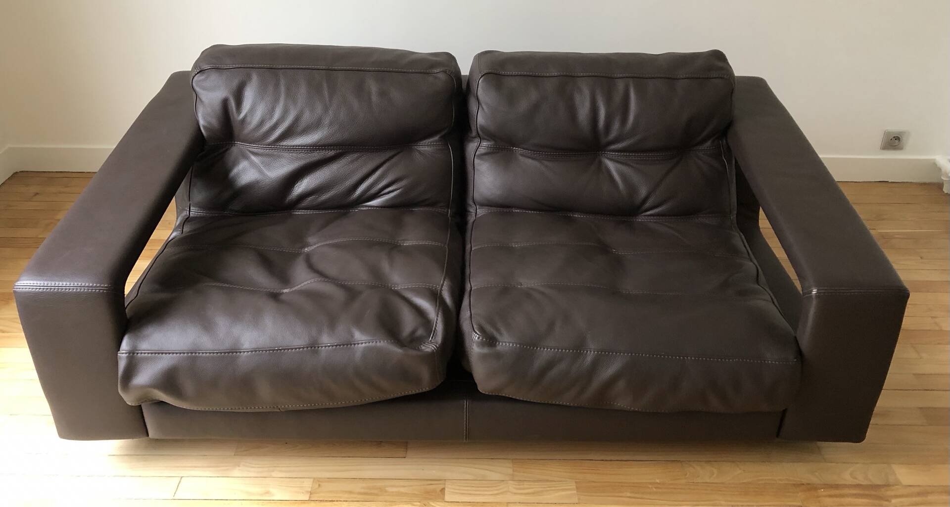 Steiner sofa model Ranelagh by Pascal Daveluy
