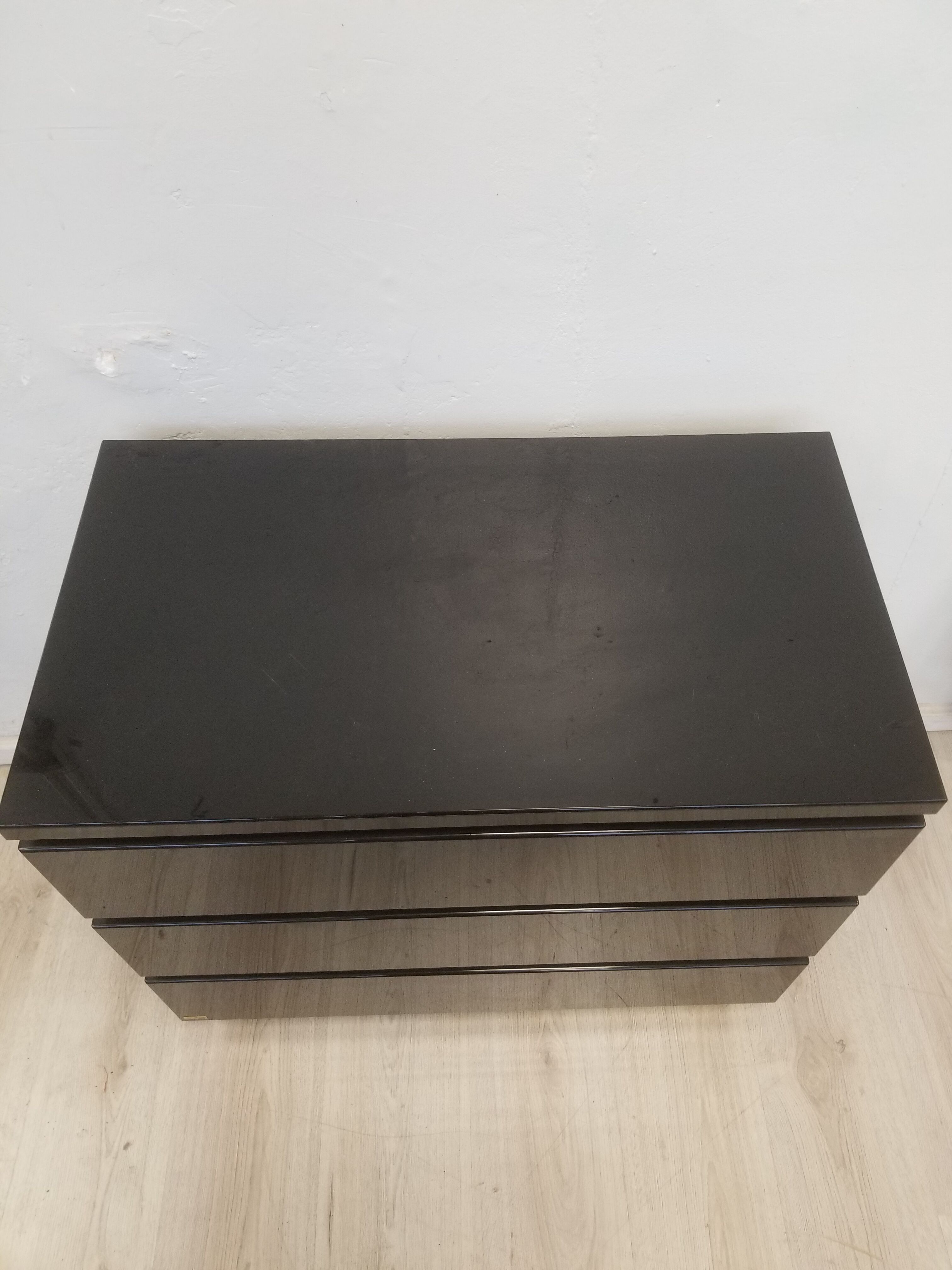 Eric Maville dresser