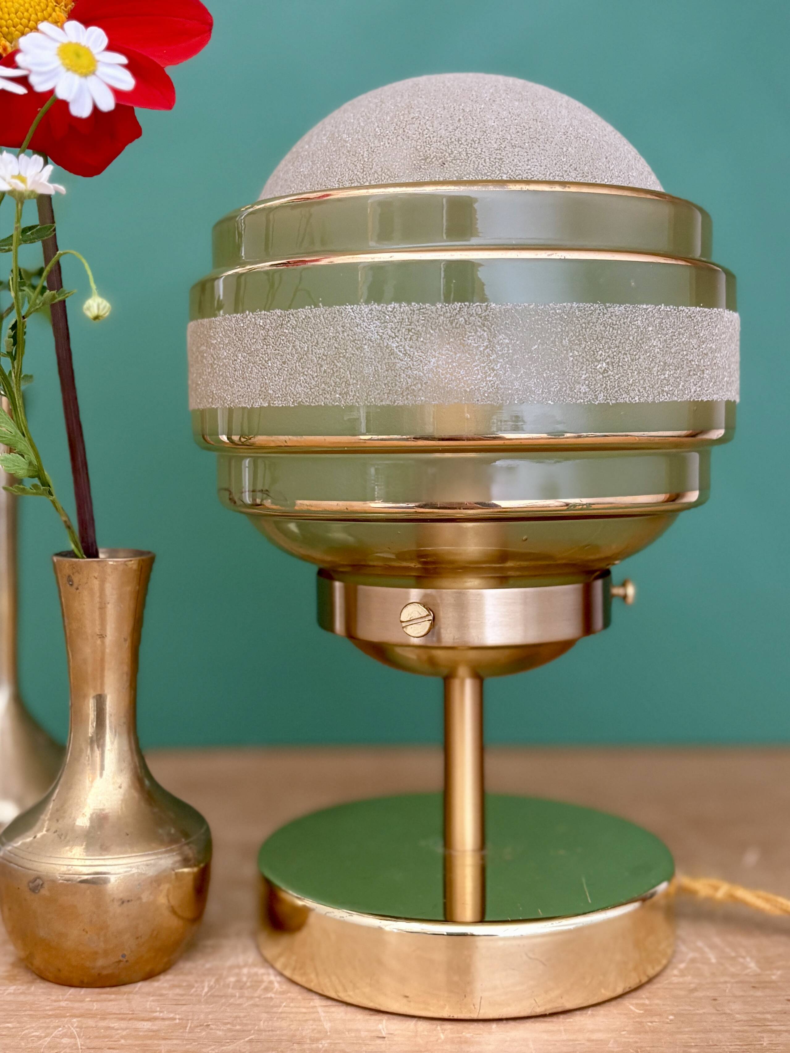 Vintage globe table lamp in frosted yellow and gold glass.