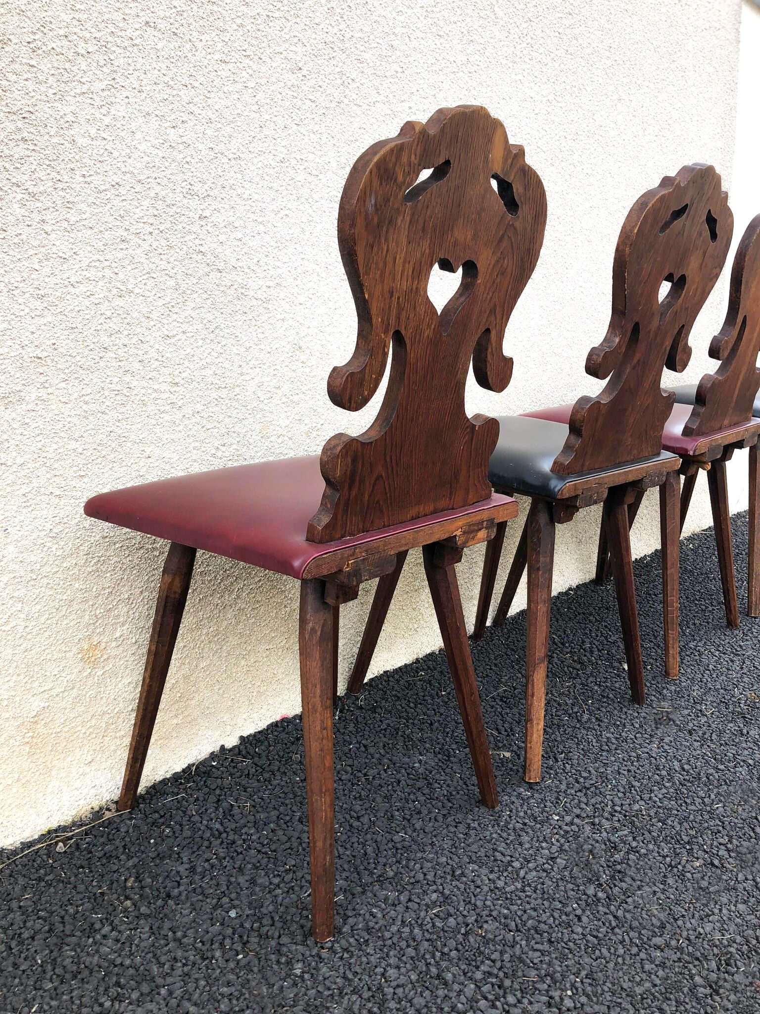 Set of 4 Alsatian chairs, wooden and skaï chair, carved wood, folk art, kitchen, living room, chalet