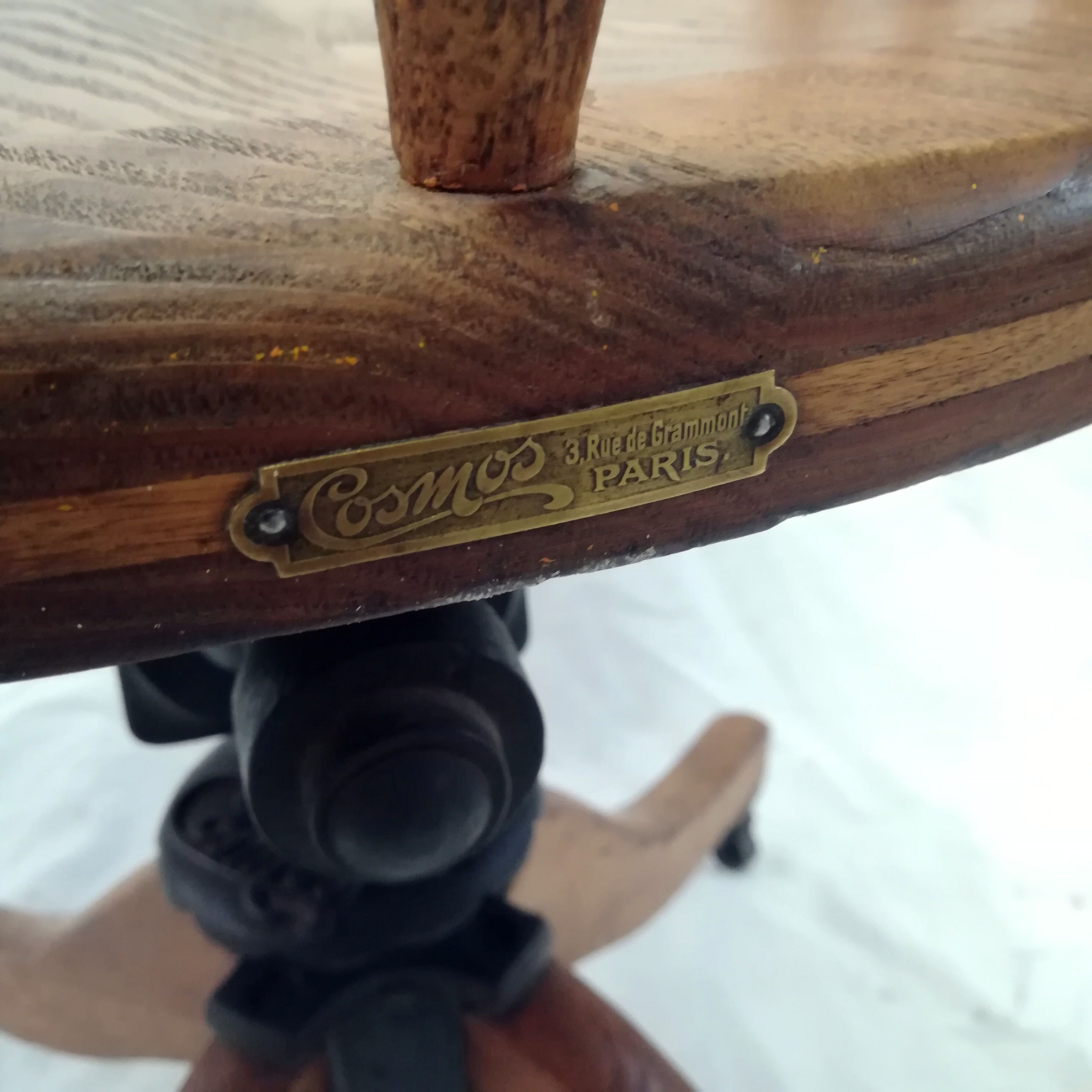 Adjustable swivel American armchair 1900