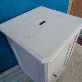 Buffet 19th to one door