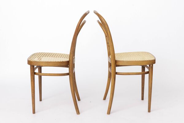 Paire de chaises vintage Thonet modèle 14   Chaises de salle à manger en bois courbé Radomsko