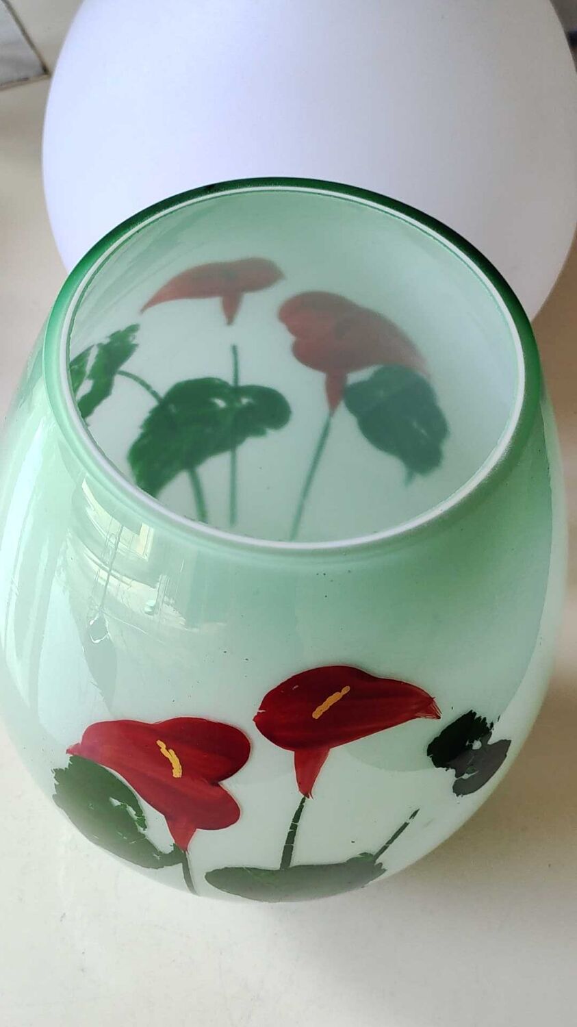 Vase in opaline crystal, red arum flowers. Vintage