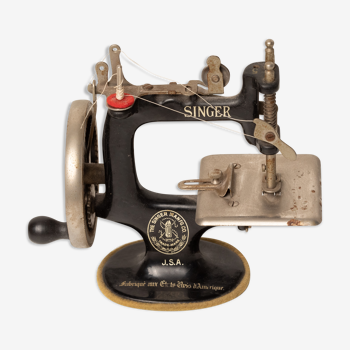 Singer sewing machine for kids