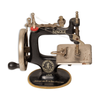 Singer sewing machine for kids