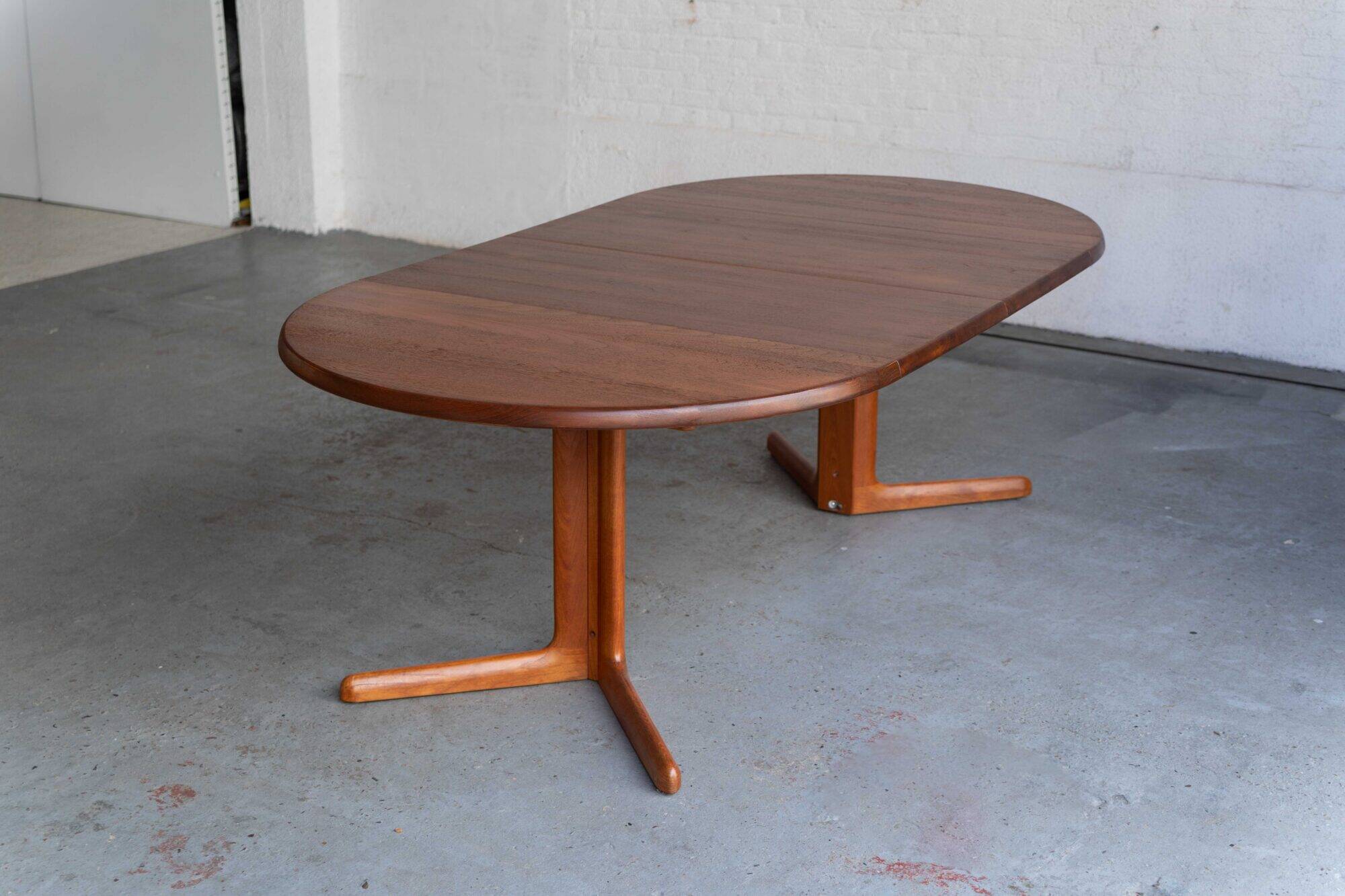 Dining table by Glostrup