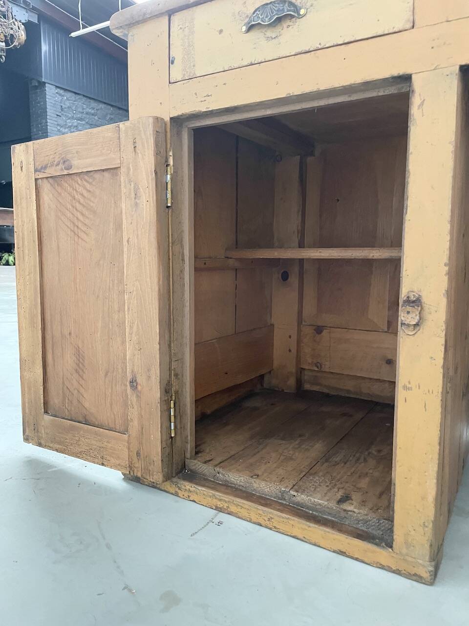 Yellow patina commercial counter from the 50s