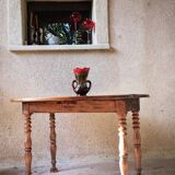 Round solid wood table 4 legs