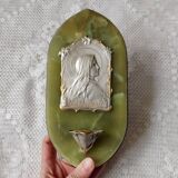 Green onyx wall font