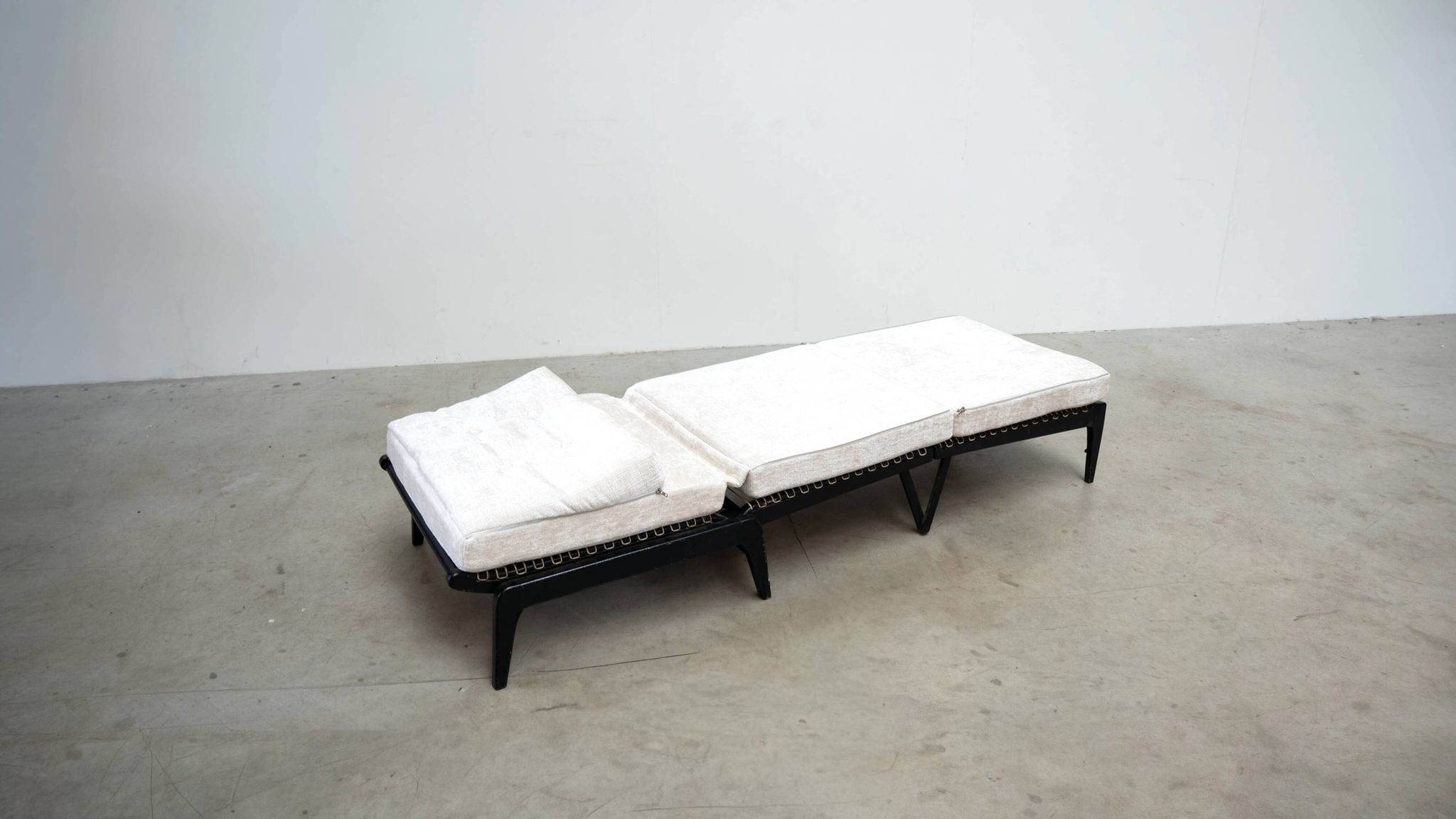 Dormeuse chaise longue / lit de jour par Georges Adrien Tigien
