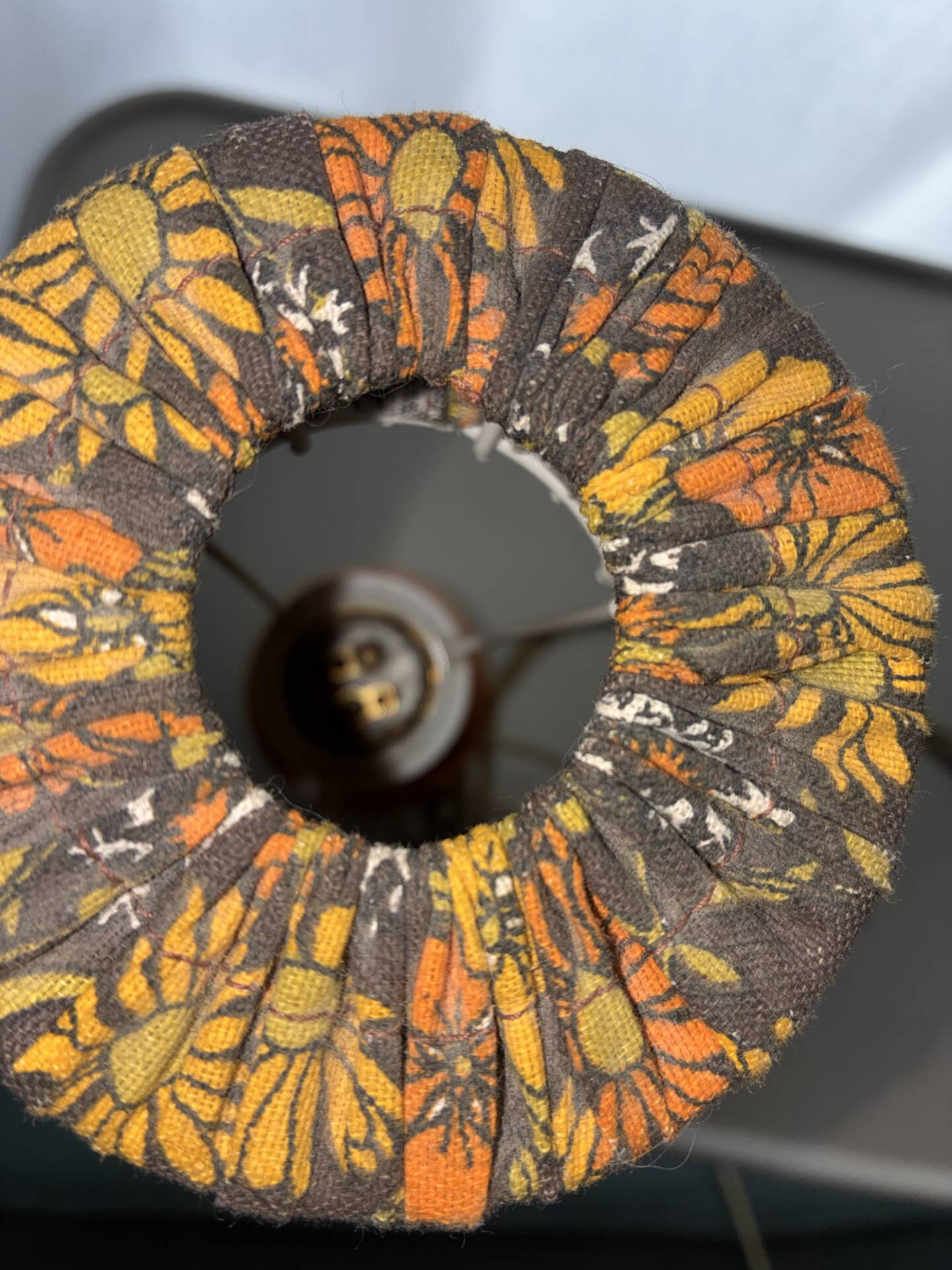 Authentic 1970 Flower Power bedside lamp – Turned wood