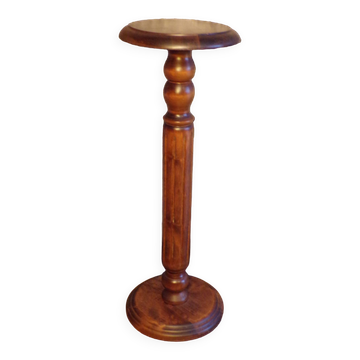 Turned wood presentation column