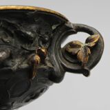 Bronze pedestal bowl with leaf decoration