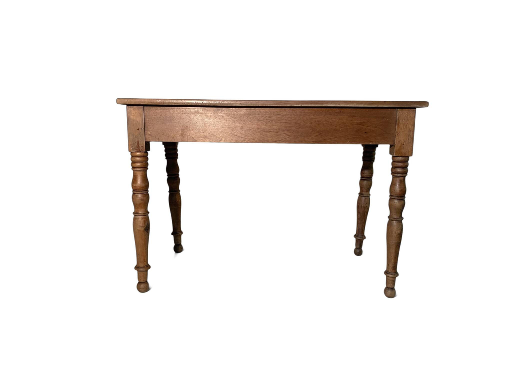 Vintage solid wood desk table - Elegant turned legs