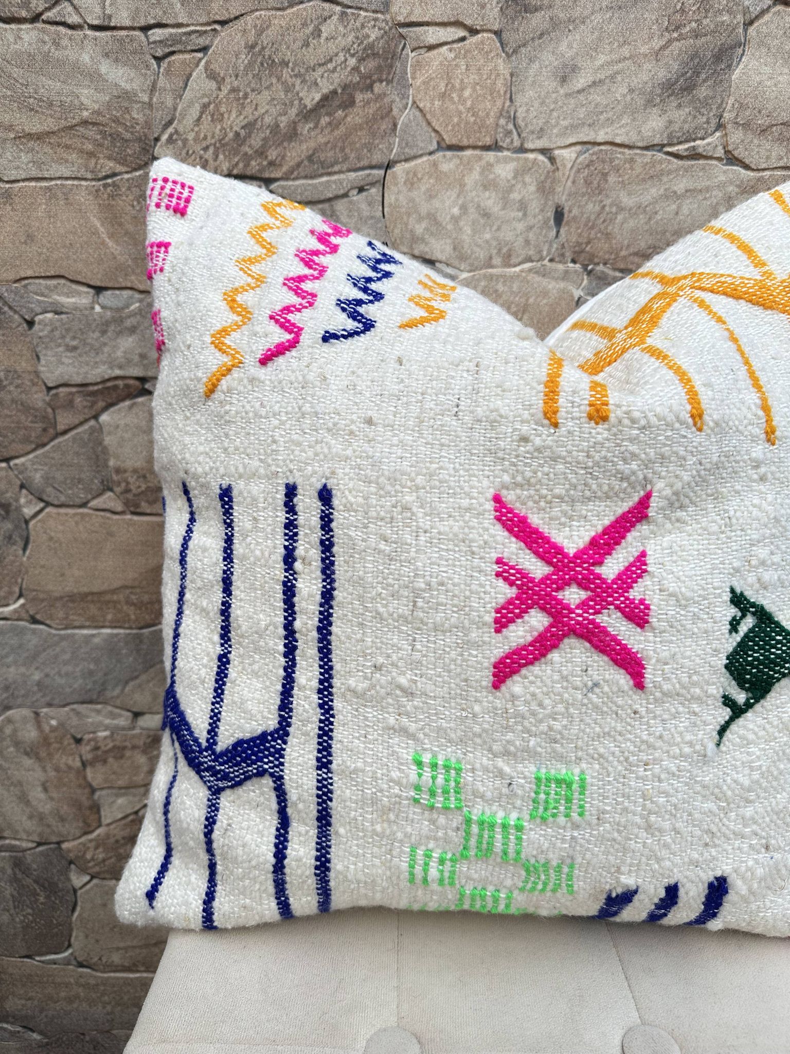Handmade Berber wool cushion: Moroccan Kilim cushion (45x45cm)
