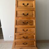 Pyramidal chest of drawers