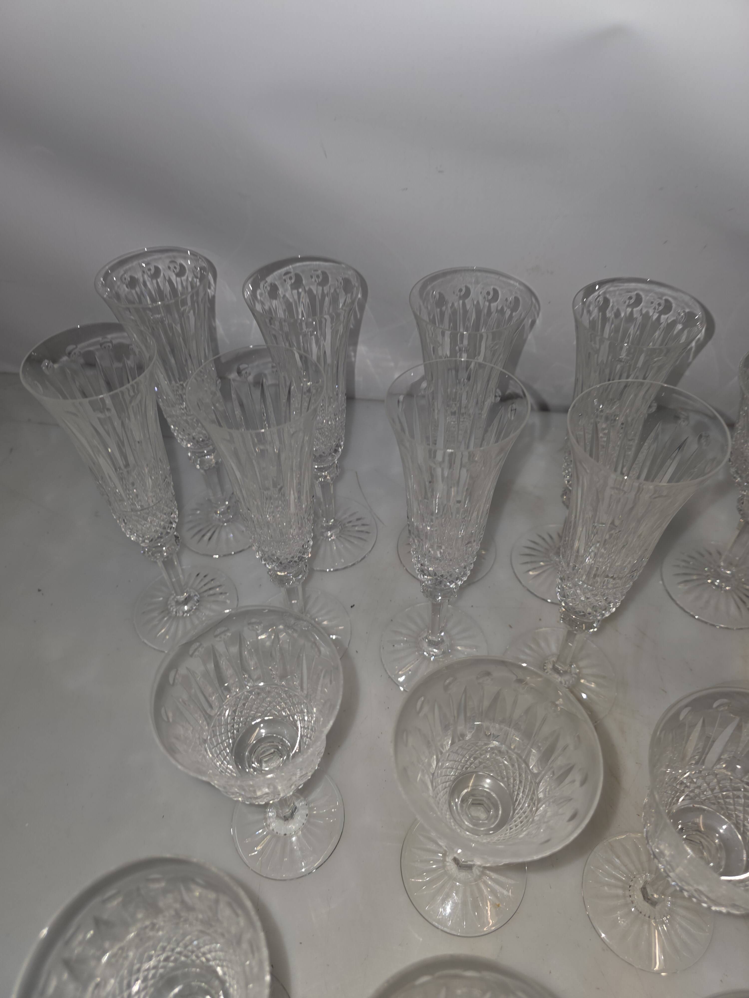 Service de 27 verres en cristal de Saint-Louis — Modèle Trianon