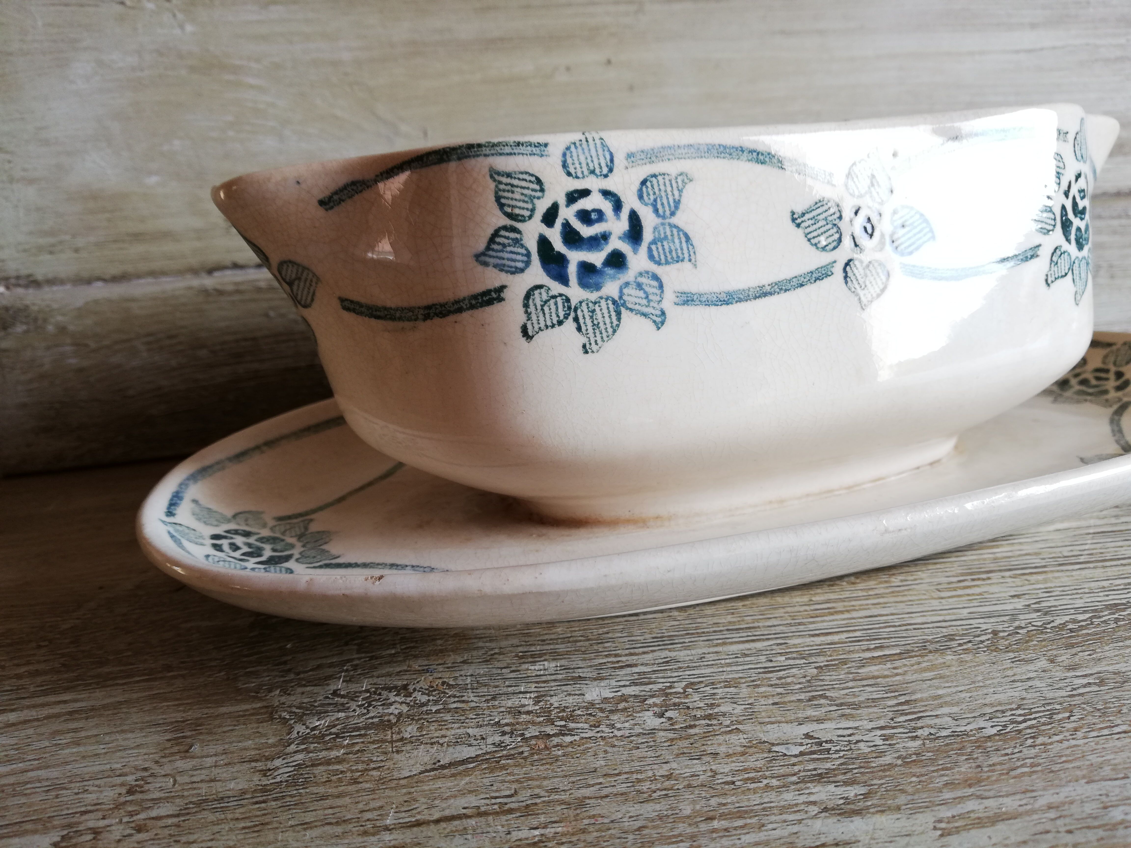 Saucier ancien faïencerie nouvelle de Givors, France Selency