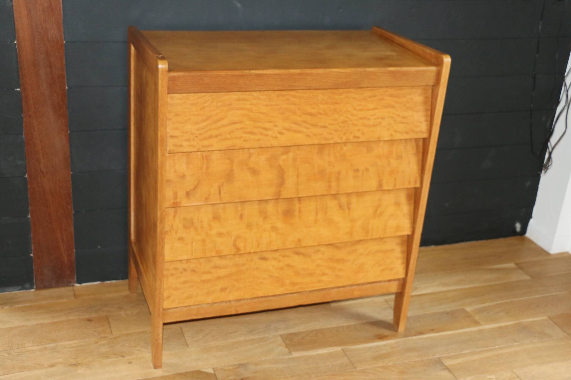 Chest of drawers with 4 drawers, light oak, 1960.
