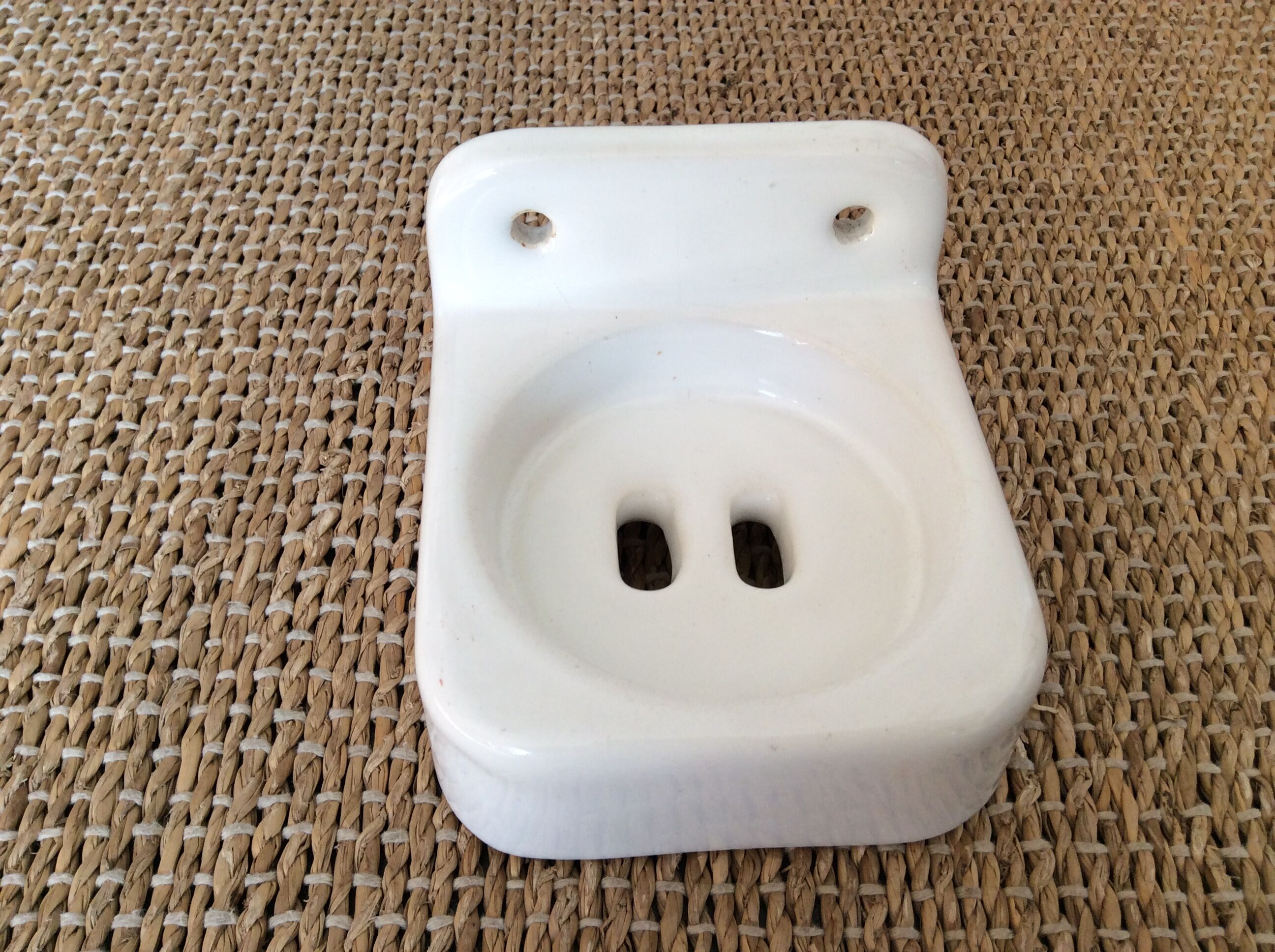 Porcelain soap dish