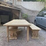 Table et bancs en bois