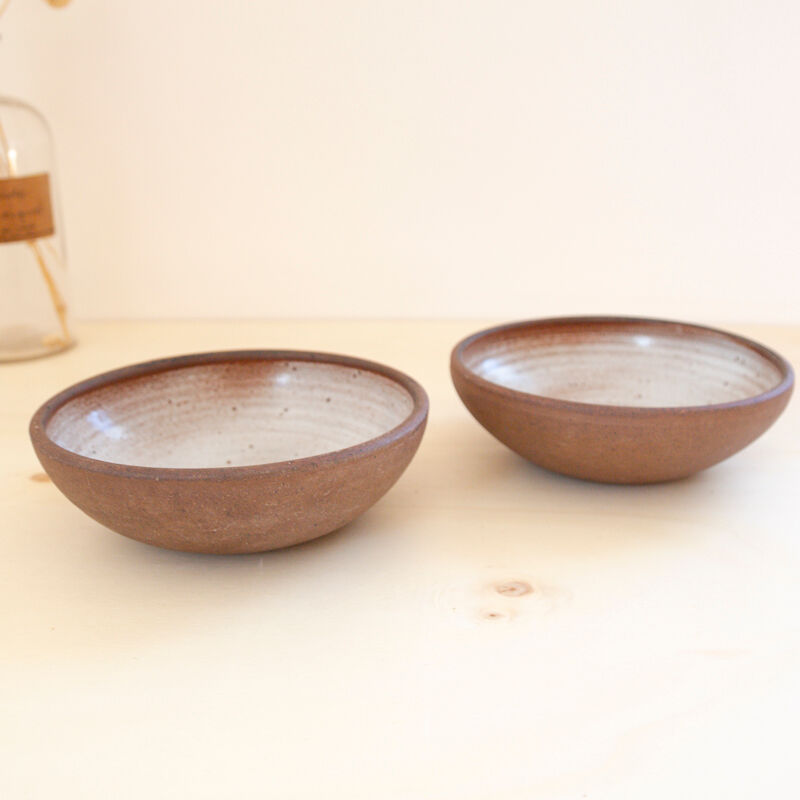 2 ceramic bowls