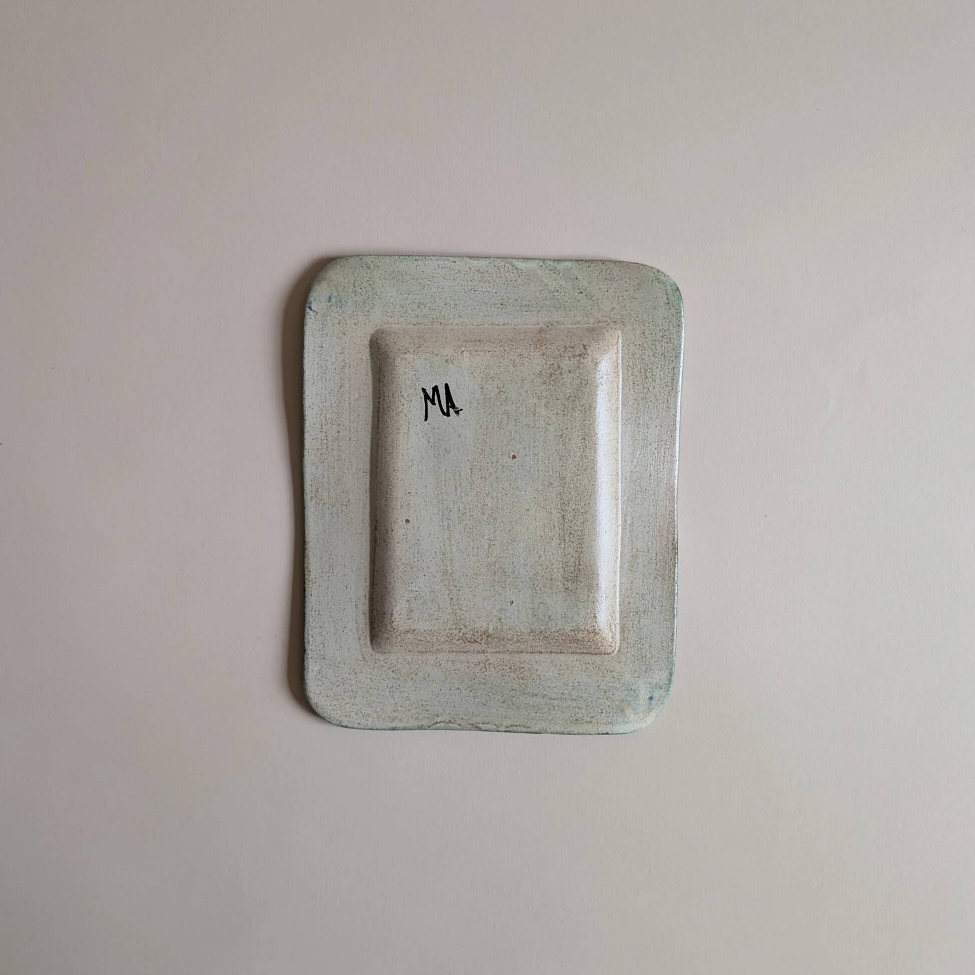 Ceramic pocket emptier