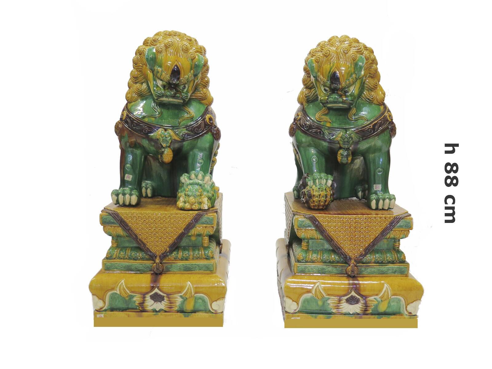 Pair of Chinese guardian lions foo dogs shishi imperial guardians ceramic