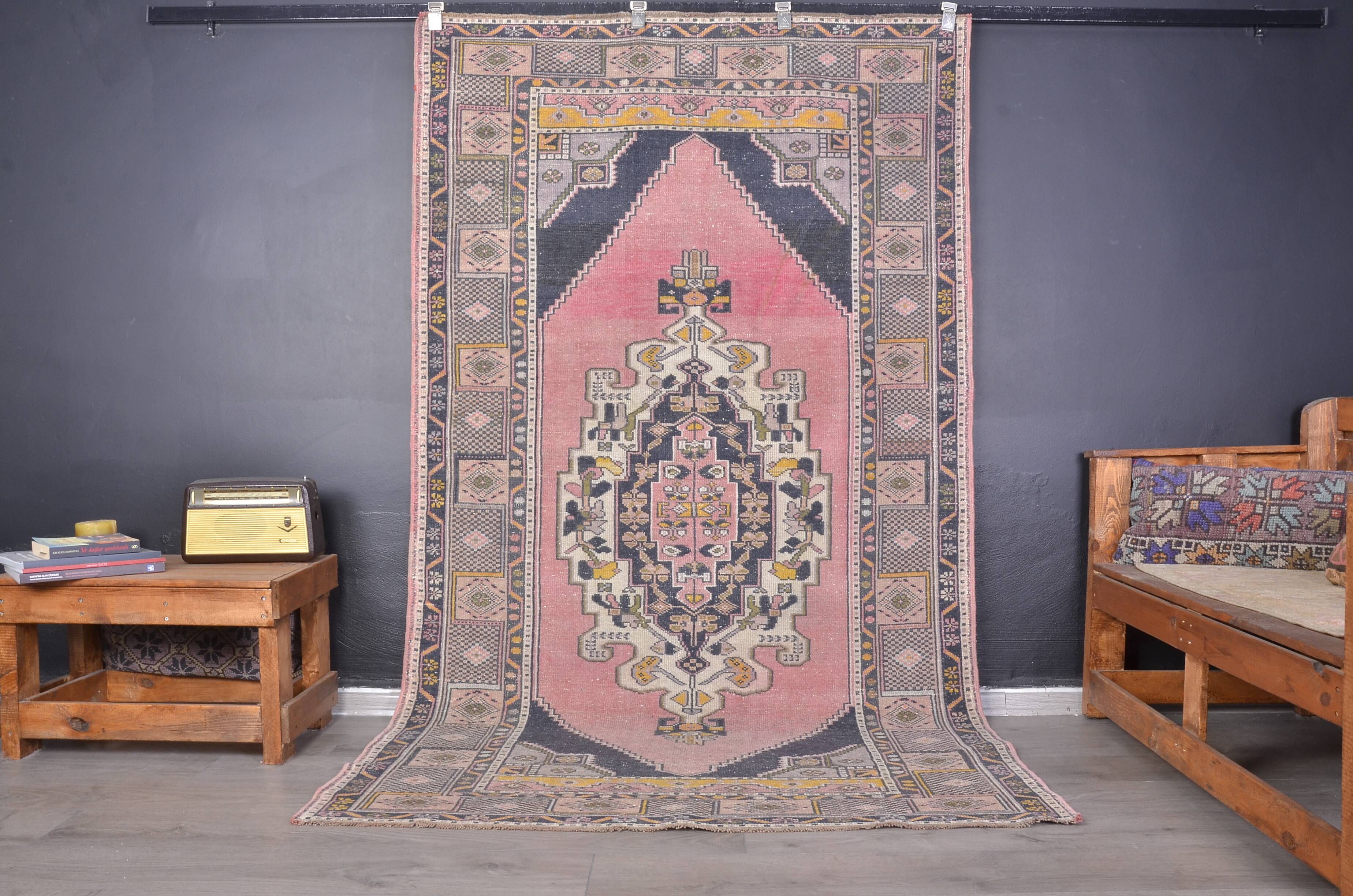 One a Kinf Of Unique Vintage Rug c837