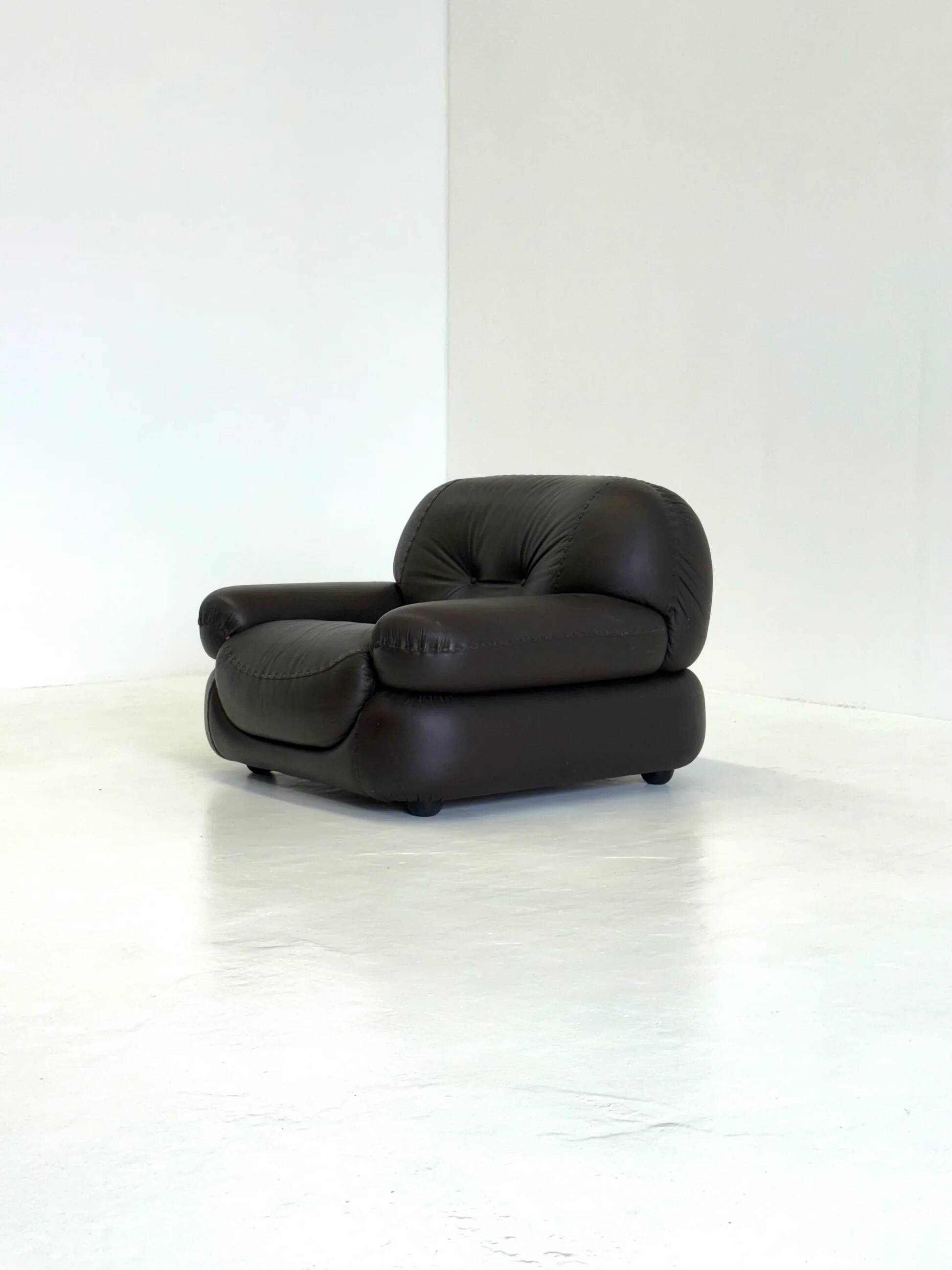 Dark brown leather Sapporo armchair for Mobil Girgi