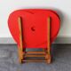 Paire de chaises pliantes vintage en bois pour enfants.