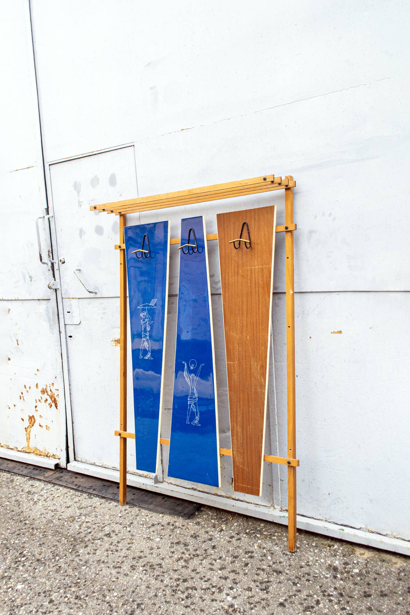 Appendi abiti in legno, formica e ferro, Stile Gio Ponti Italia anni '50