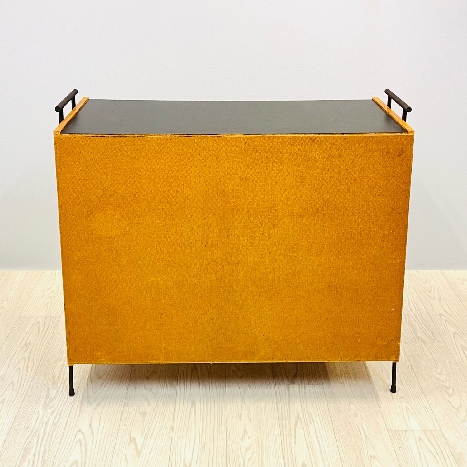 Shoes cabinet with metal frame