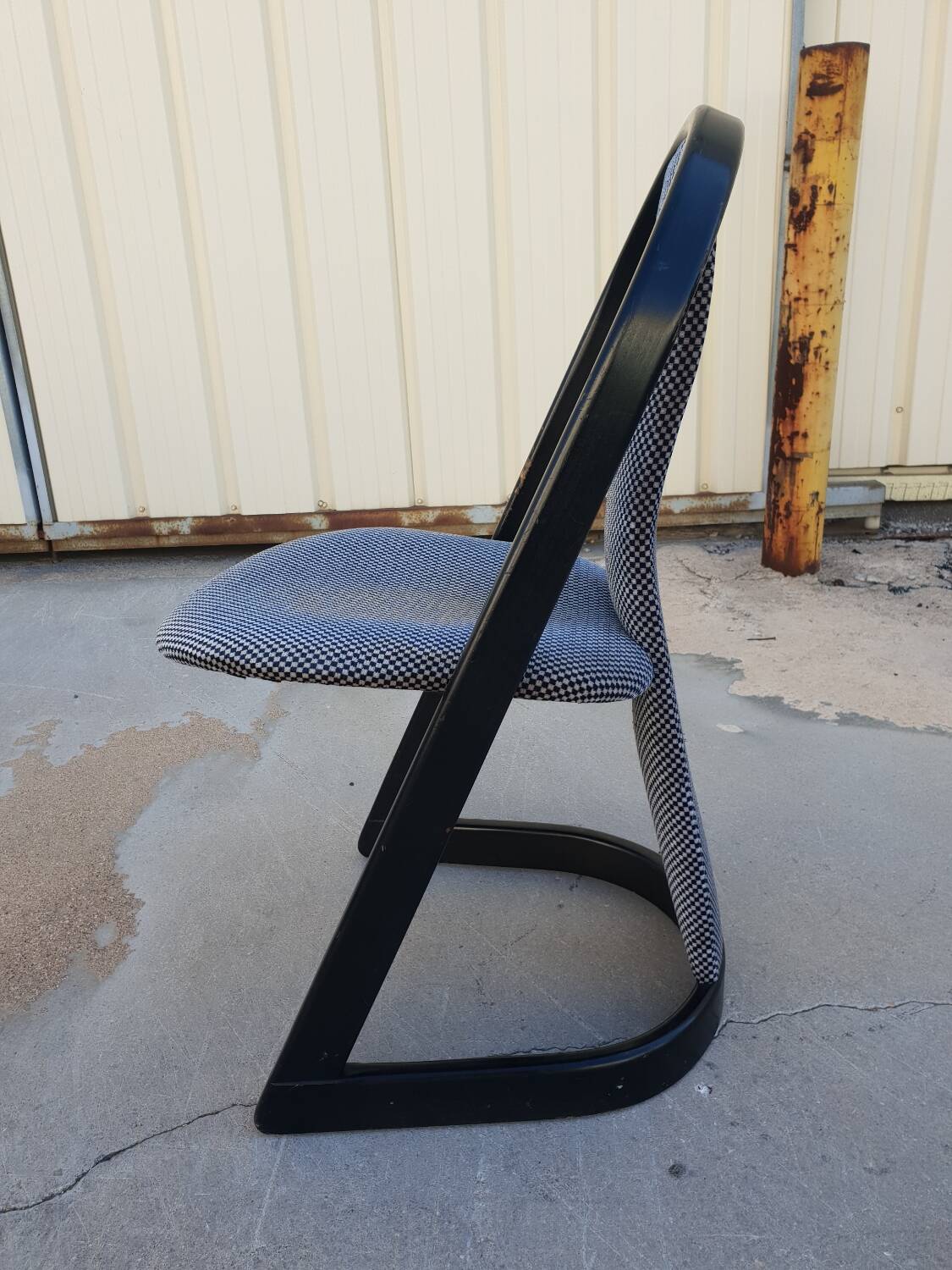 Série de 4 chaises design 1970
