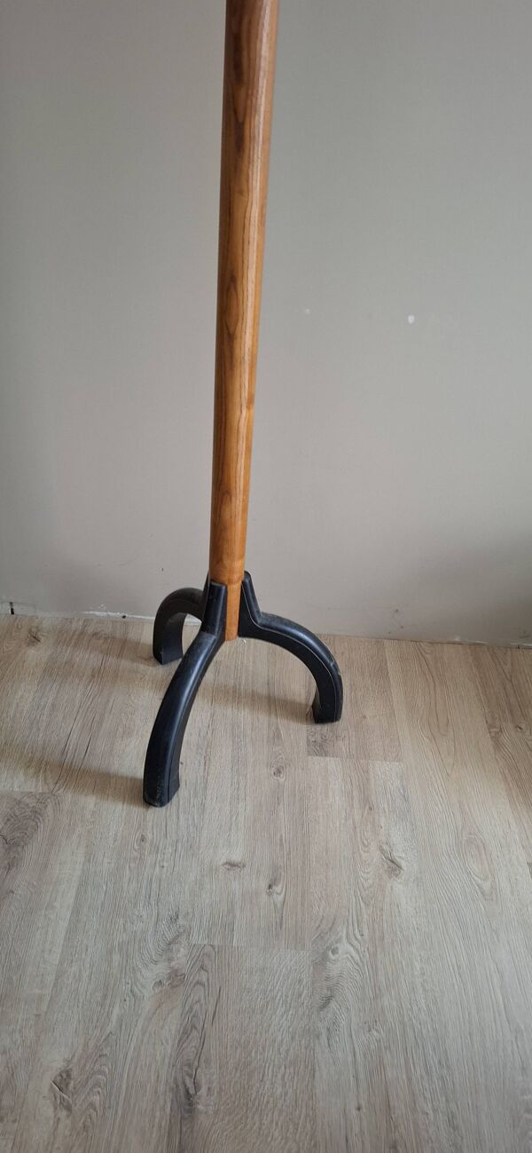 Porte manteau sur pied bois et noir