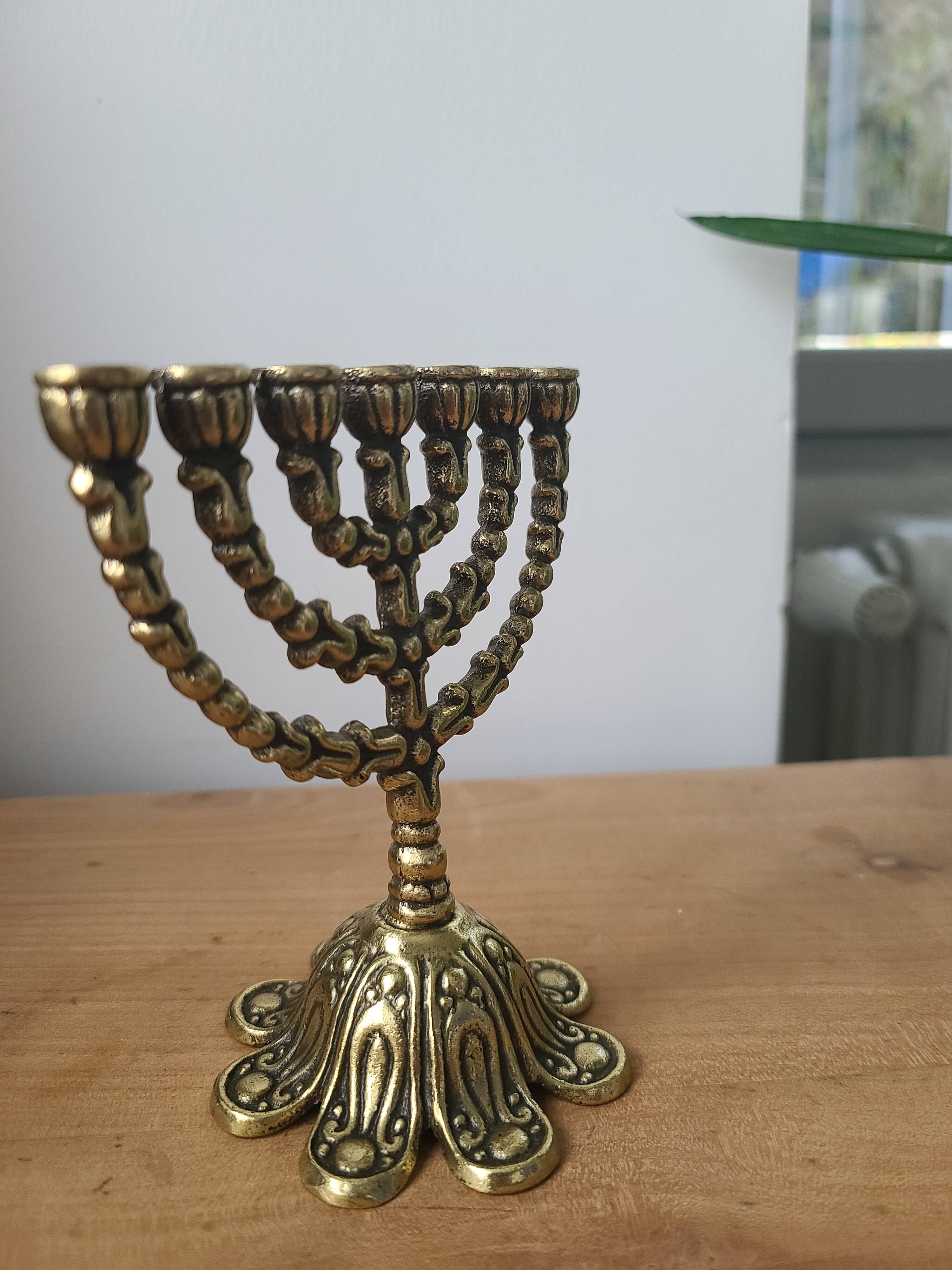 Menorah en laiton