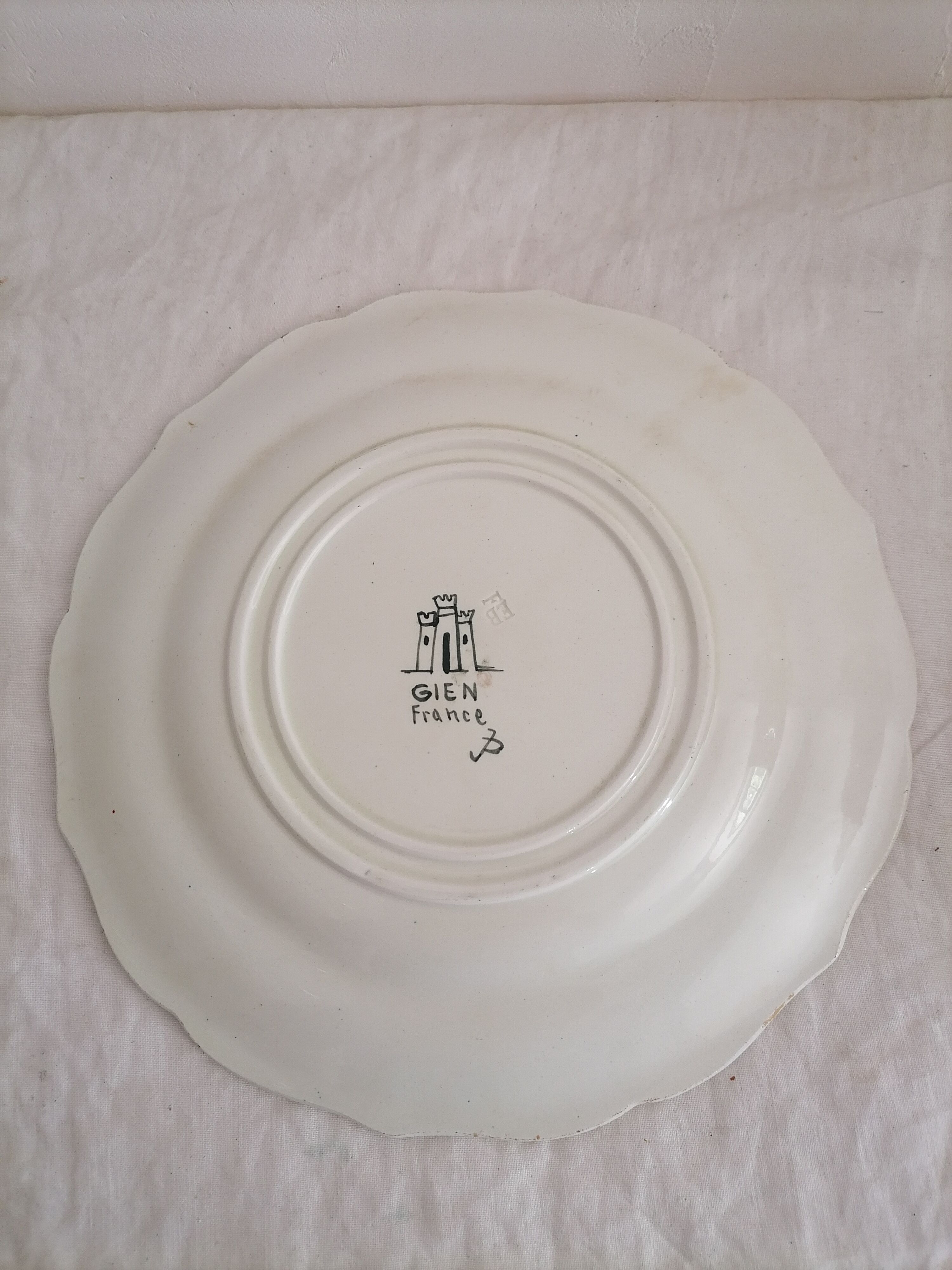 Old earthenware plate of Gien, cornucopia décor