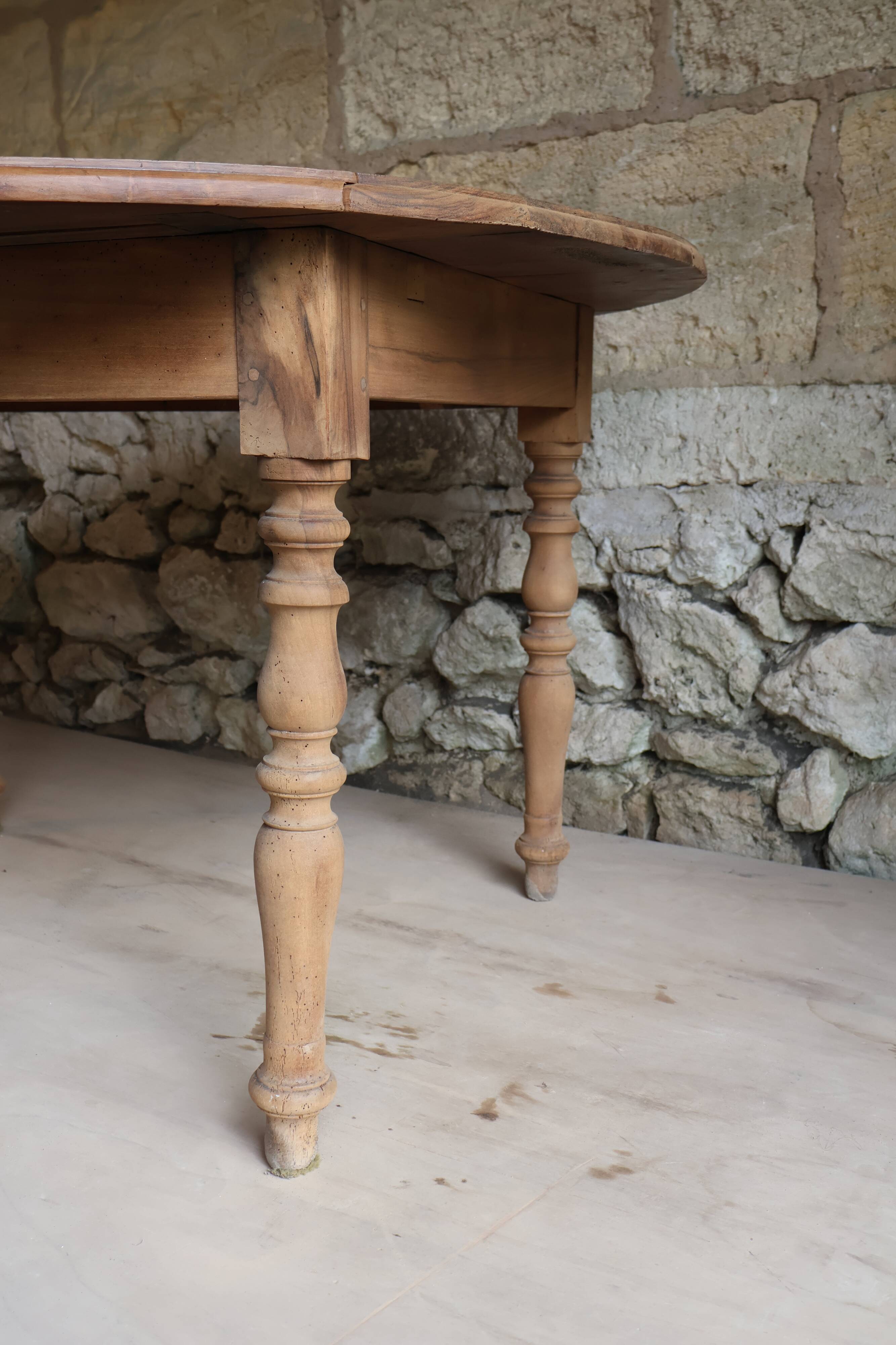 Round walnut table – modular with drop leaves – charming country chic