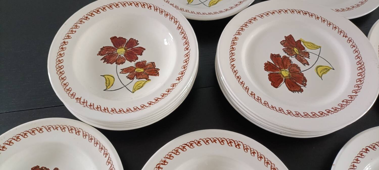 16 assiettes vintages