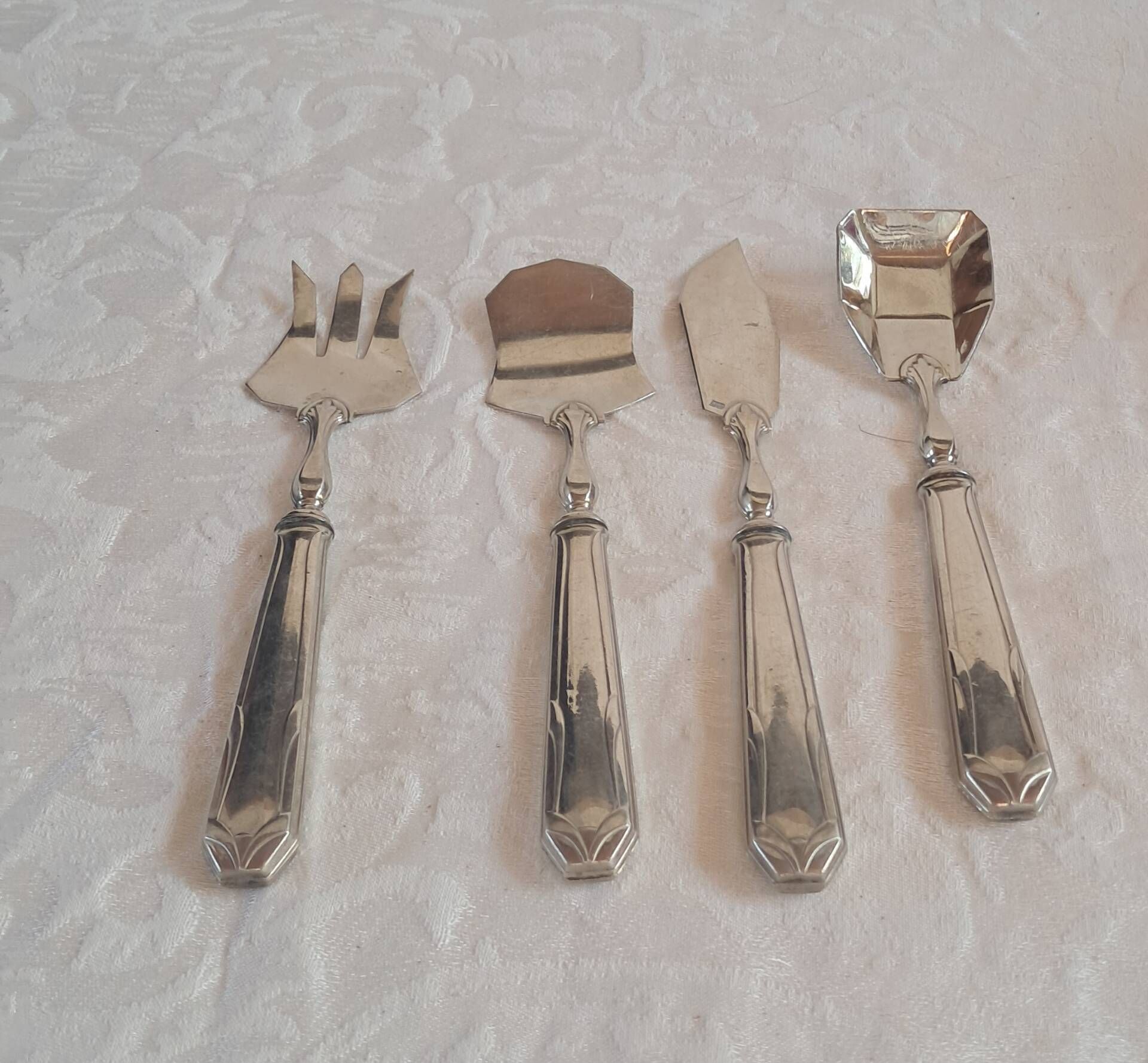 Couverts a condiments de 4 pièces en métal blanc