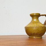 Italian pottery carafe from the mid-century by Aldo Londi for Bitossi, 1960s.